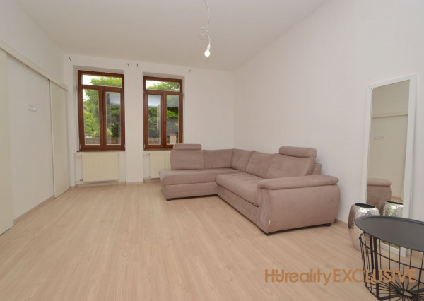Predaj dvojgeneračného rodinného domu, Győr, 588 m2 pozemok