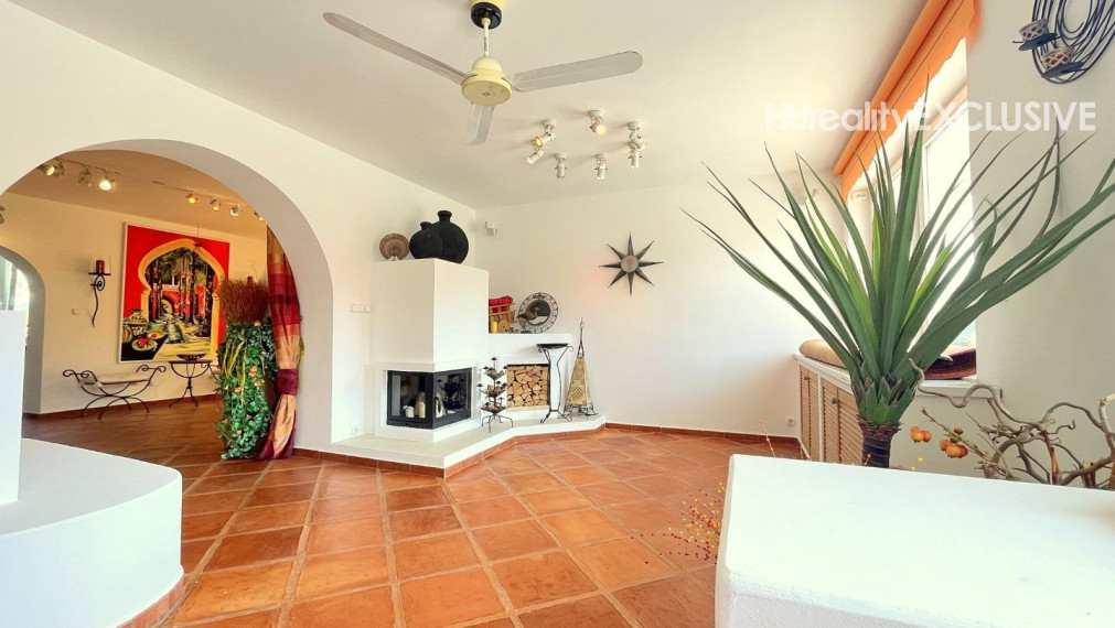 Predaj priestranného 3i RD v mediteránskom štýle na 902 m2 pozemku, Máriakálnok