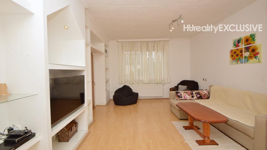Predaj 4i rodinného domu s garážou a 800 m2 pozemkom, Hegyeshalom