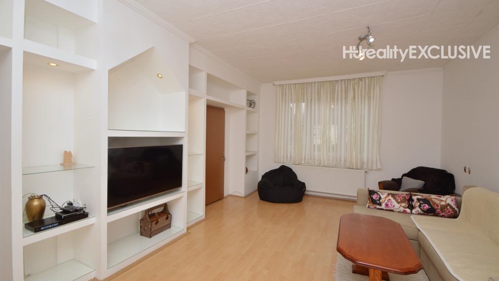 Predaj 4i rodinného domu s garážou a 800 m2 pozemkom, Hegyeshalom