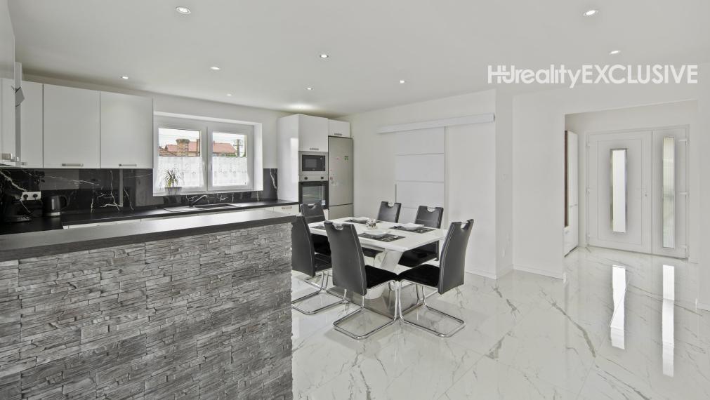 Predaj 4i domu s 1 800 m2 pozemkom v blízkosti centra Mosonmagyaróvár