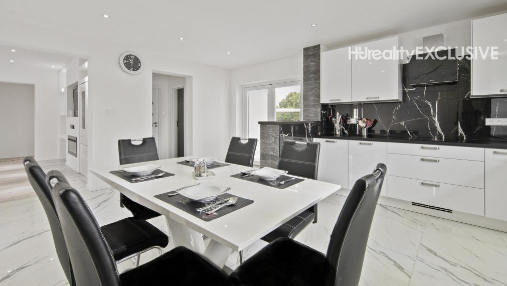 Predaj 4i domu s 1 800 m2 pozemkom v blízkosti centra Mosonmagyaróvár