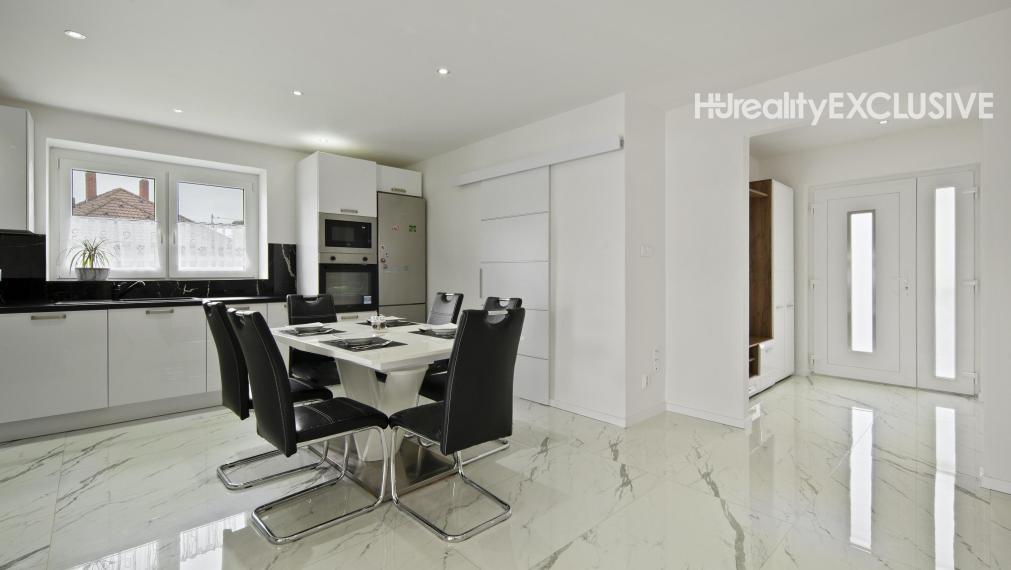 Predaj 4i domu s 1 800 m2 pozemkom v blízkosti centra Mosonmagyaróvár