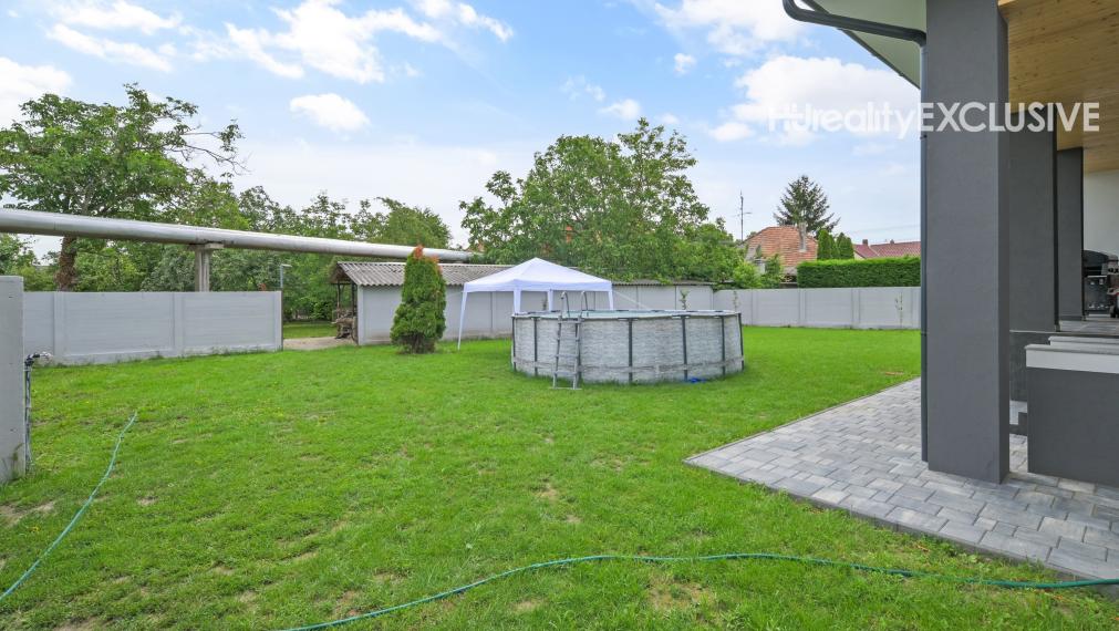 Predaj 4i domu s 1 800 m2 pozemkom v blízkosti centra Mosonmagyaróvár