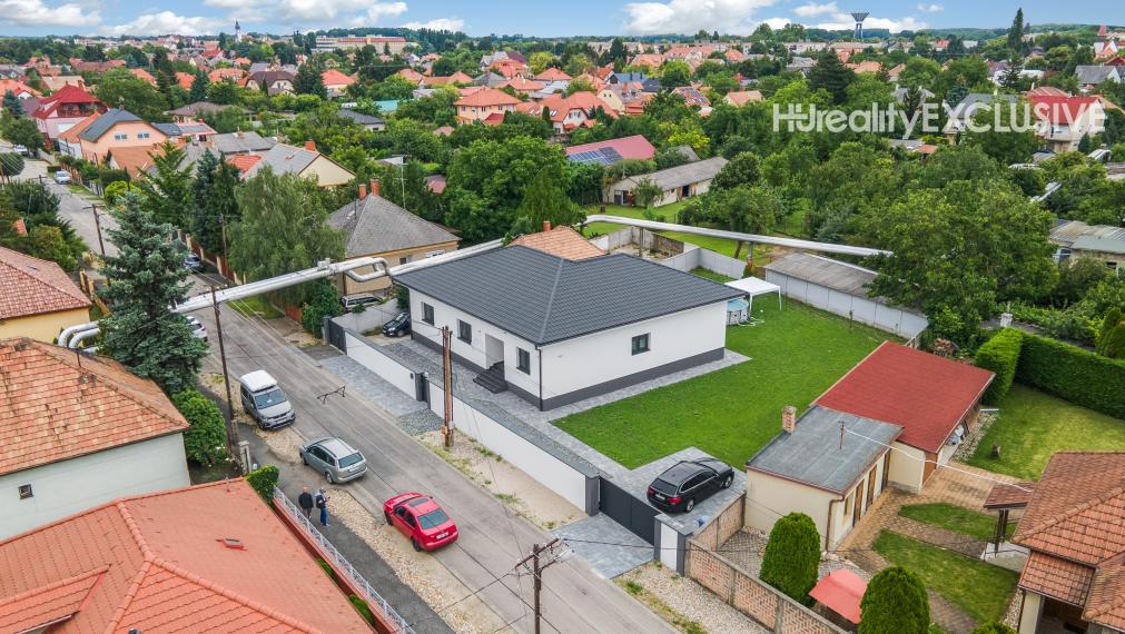 Predaj 4i domu s 1 800 m2 pozemkom v blízkosti centra Mosonmagyaróvár