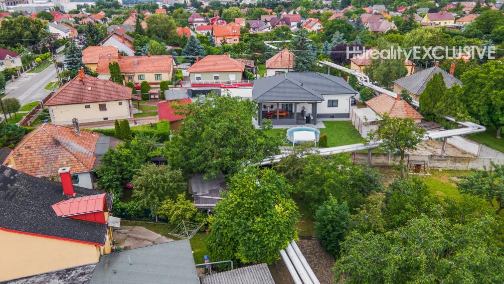 Predaj 4i domu s 1 800 m2 pozemkom v blízkosti centra Mosonmagyaróvár