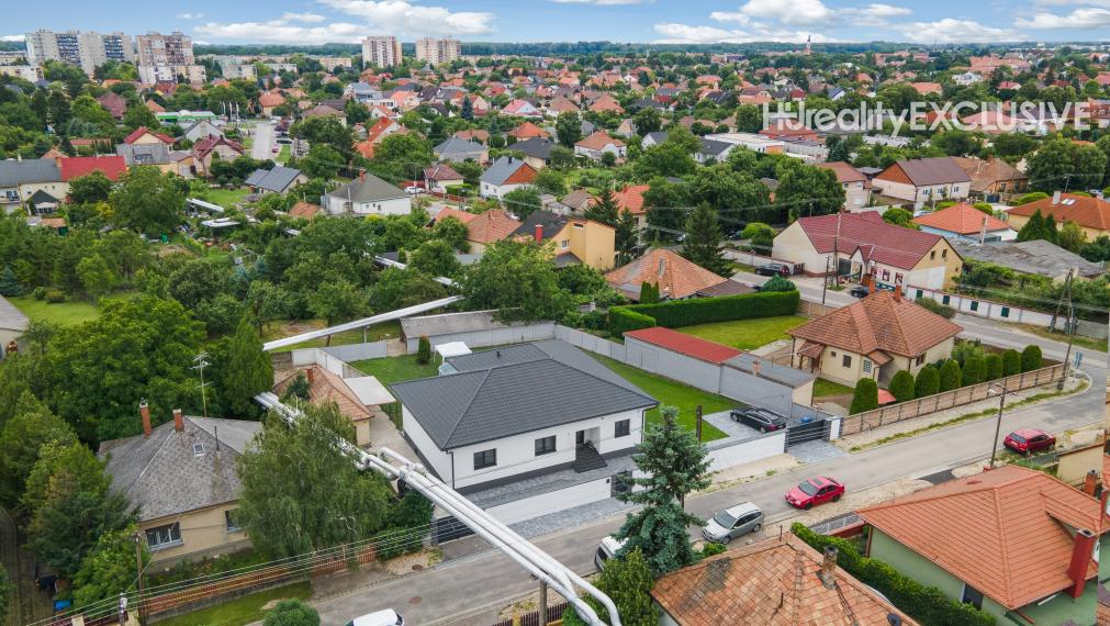 Predaj 4i domu s 1 800 m2 pozemkom v blízkosti centra Mosonmagyaróvár