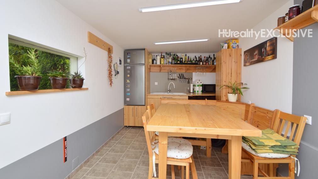 Predaj 3i domu s garážou a letnou kuchyňou, Mosonmagyaróvár