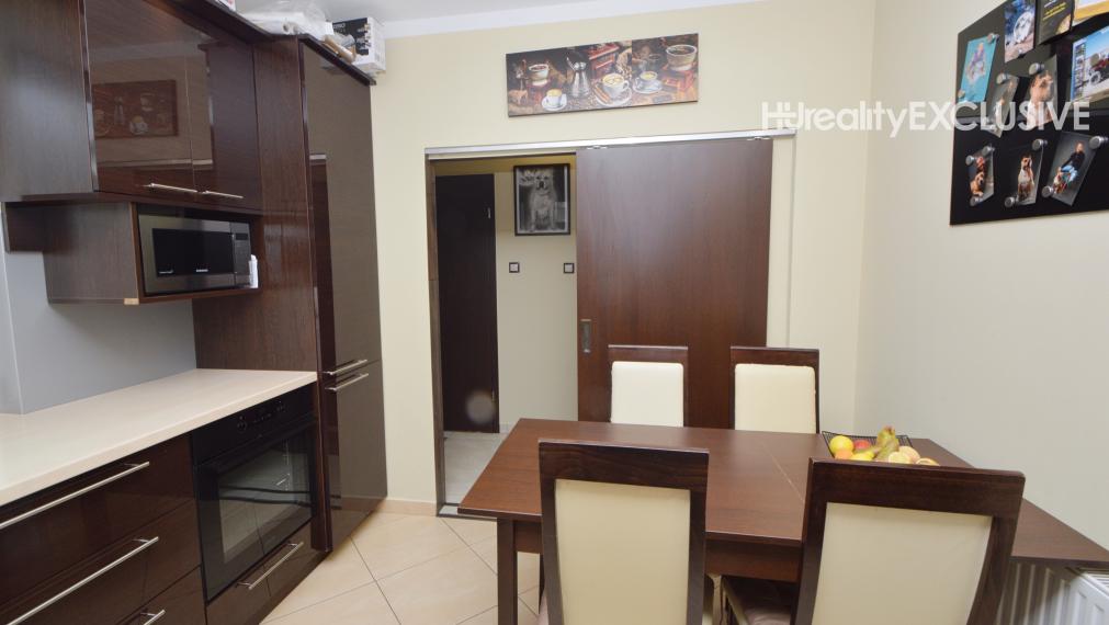 Predaj 3i domu s garážou a letnou kuchyňou, Mosonmagyaróvár