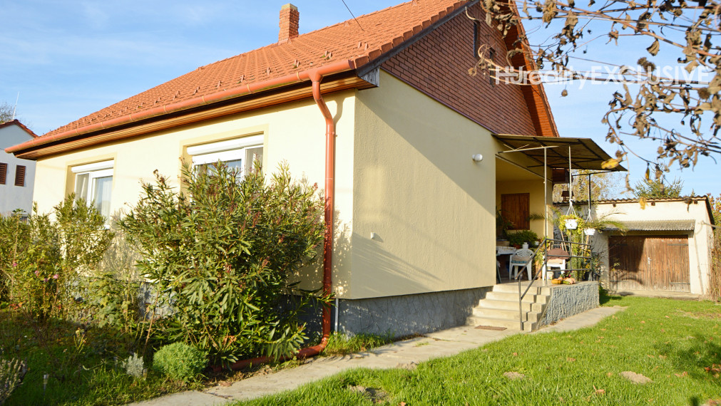 Na predaj tehlový rodinný dom s pozemkom 699 m2 v obci Dunakiliti
