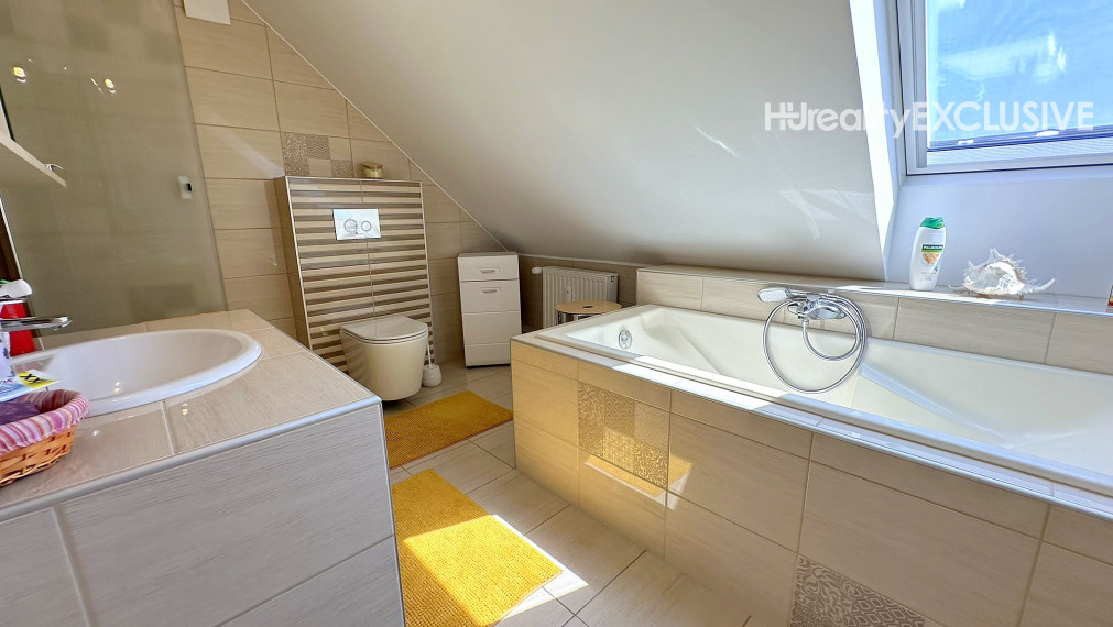 Predaj nadštandartný 5i byt s balkónom, Mosonmagyaróvár