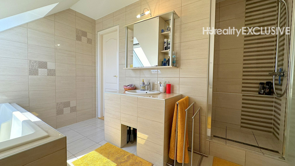 Predaj nadštandartný 5i byt s balkónom, Mosonmagyaróvár