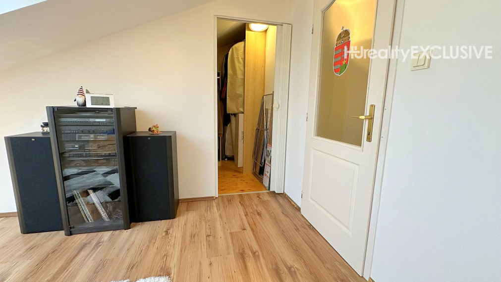 Predaj nadštandartný 5i byt s balkónom, Mosonmagyaróvár