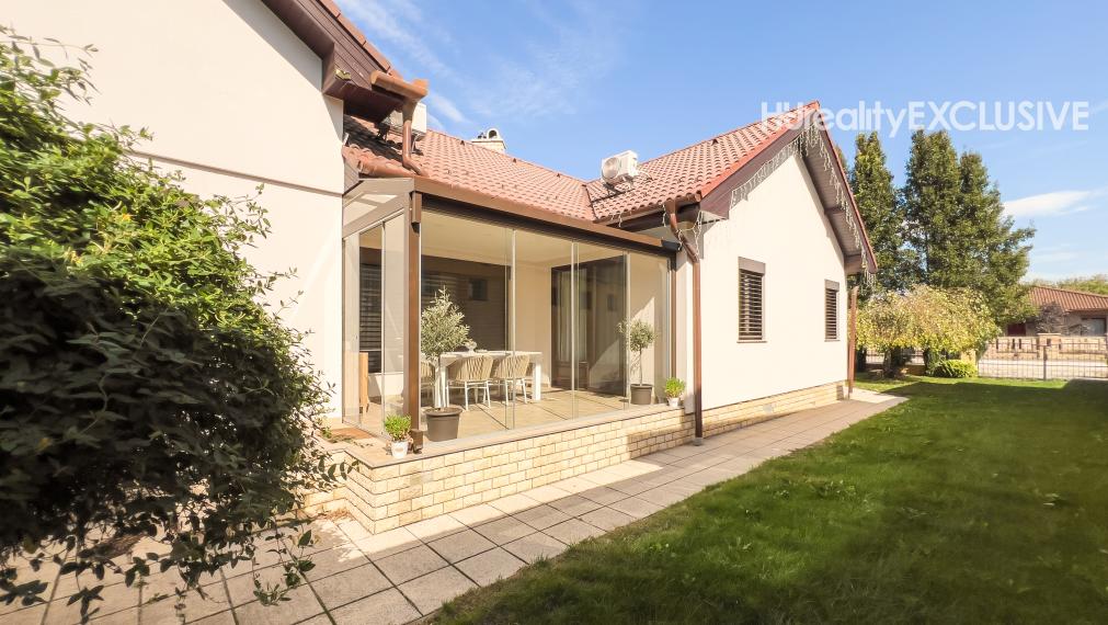 Predaj 5i luxusného domu s bazénom, Mosonmagyaróvár