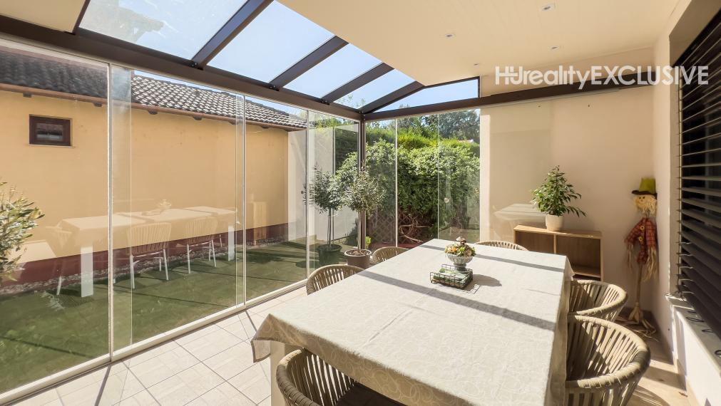 Predaj 5i luxusného domu s bazénom, Mosonmagyaróvár