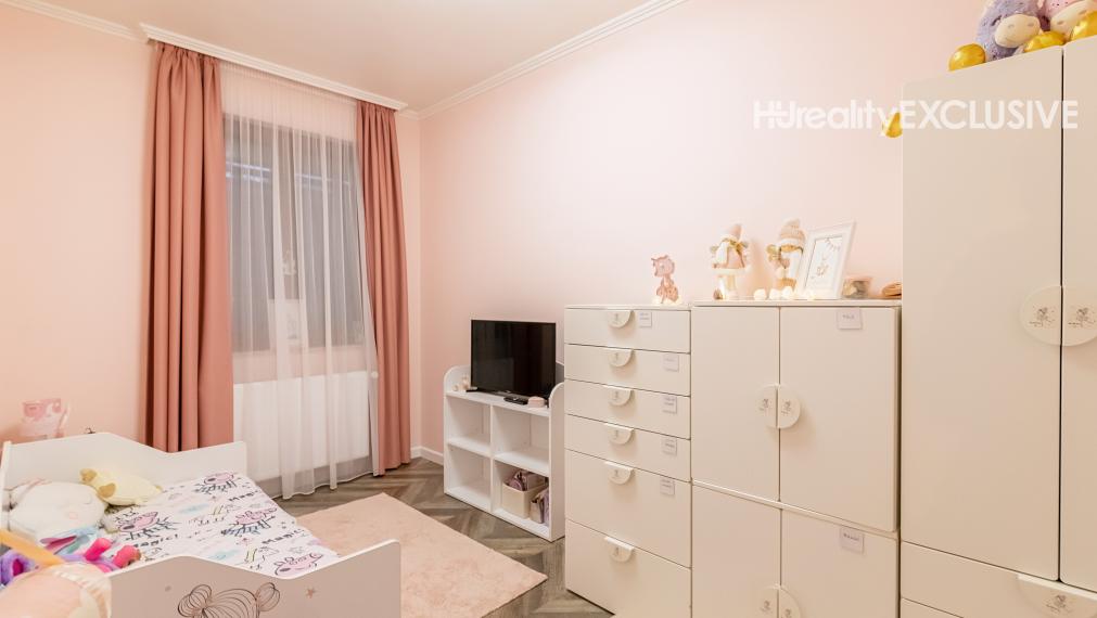 Predaj 5i luxusného domu s bazénom, Mosonmagyaróvár