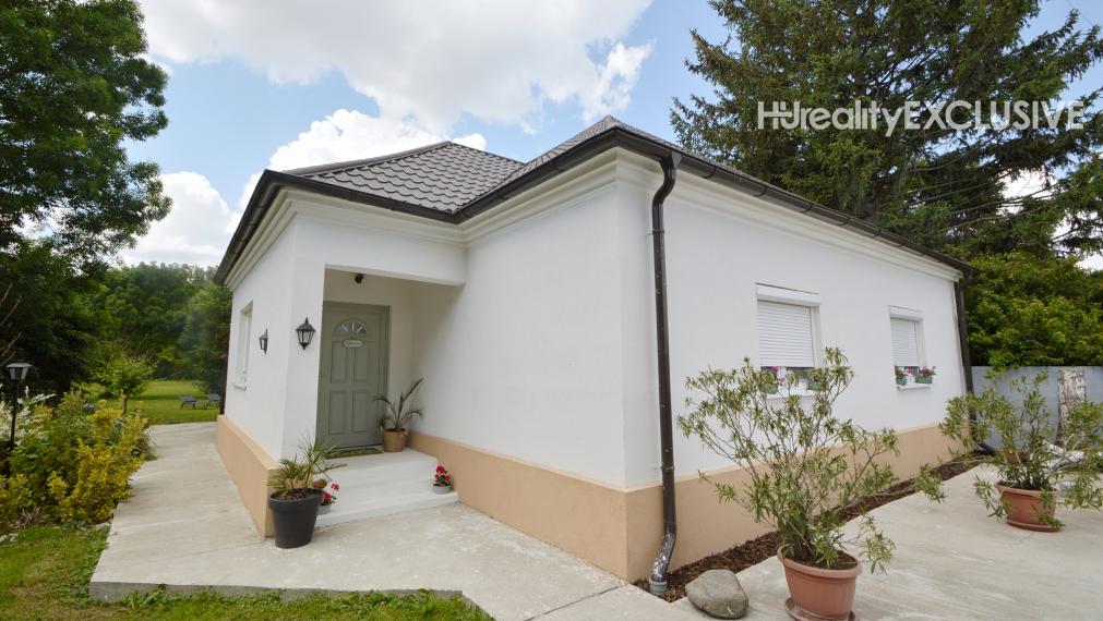 Predaj rodinného domu obklopený prírodou, 1 810 m2 pozemok, Dunasziget