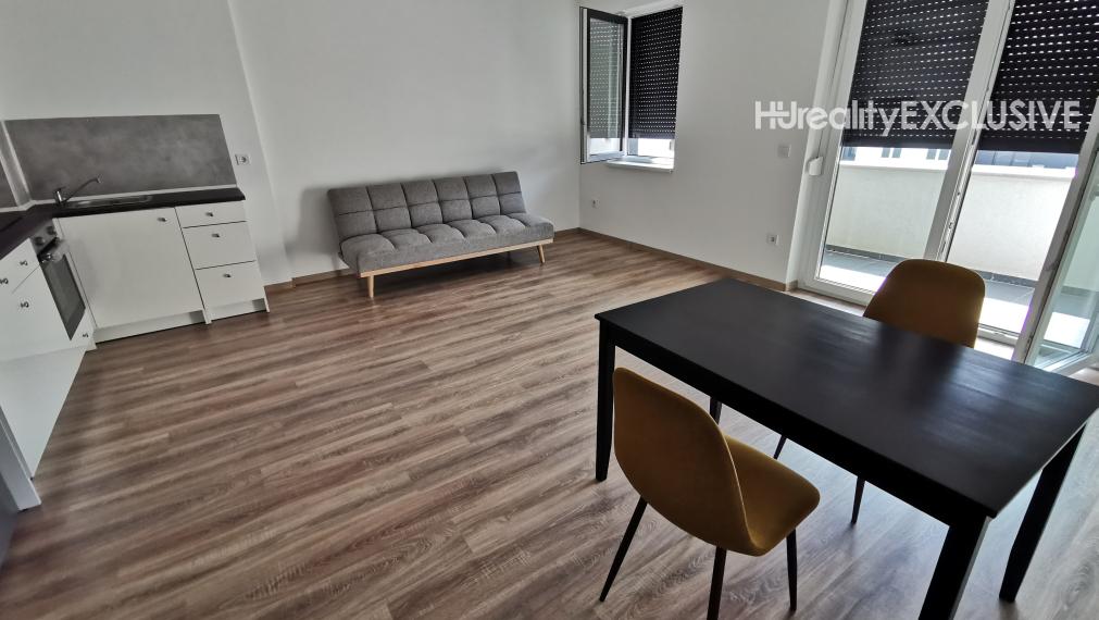 REZERVOVANÉ - Prenájom 2i byt v Rajke s balkónom, Rajka