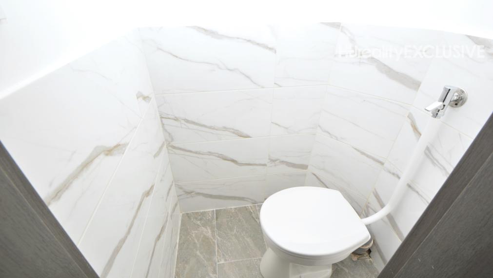 Predaj 3i byt s 260 m2 pozemkom, garážou a pivnicou, Bezenye