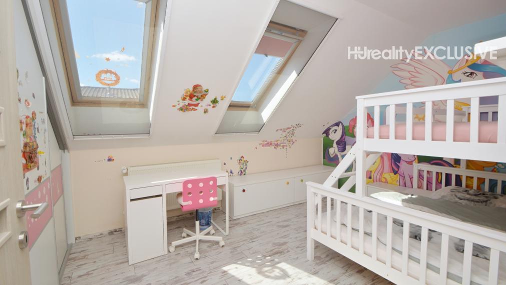 Na predaj zariadený 4i rodinný dom s garážou a záhradou – Mosonmagyaróvár