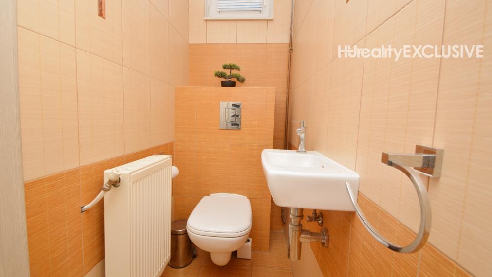 Na predaj zariadený 4i rodinný dom s garážou a záhradou – Mosonmagyaróvár