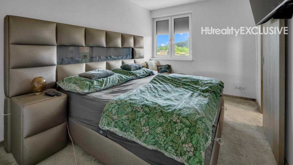 Na predaj exkluzívny rodinný dom s bazénom v obci Máriakálnok