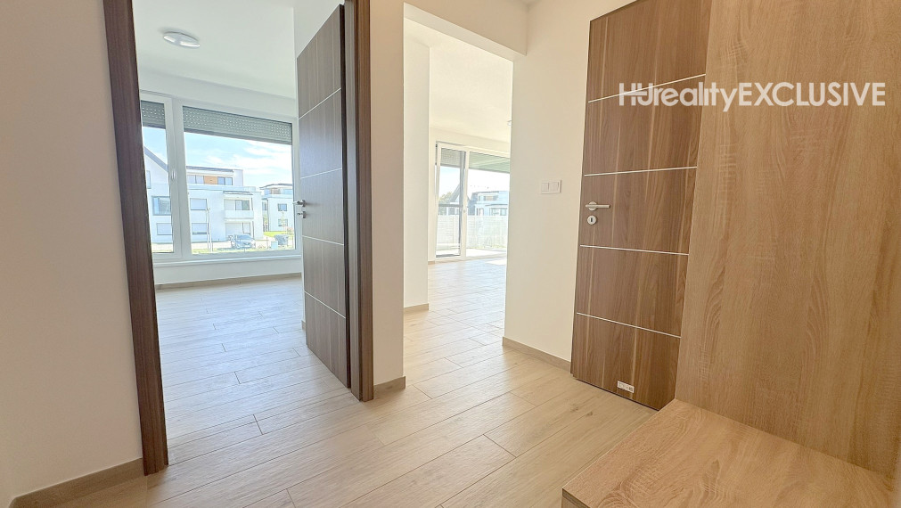 Predaj úplne nový 2i byt s 9,06 m2 balkonóm, dve parkovacie miesta, Mosonmagyaróvár