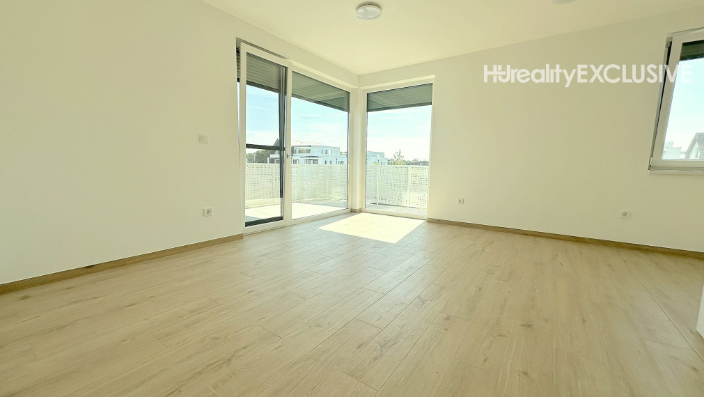 Predaj úplne nový 2i byt s 9,06 m2 balkonóm, dve parkovacie miesta, Mosonmagyaróvár