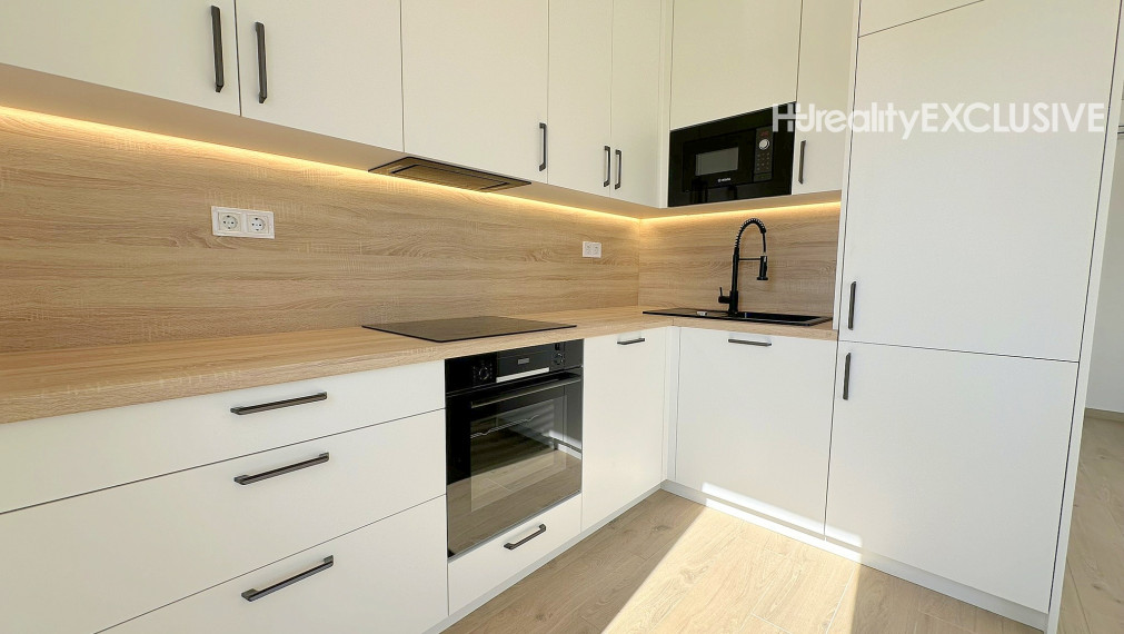 Predaj úplne nový 2i byt s 9,06 m2 balkonóm, dve parkovacie miesta, Mosonmagyaróvár