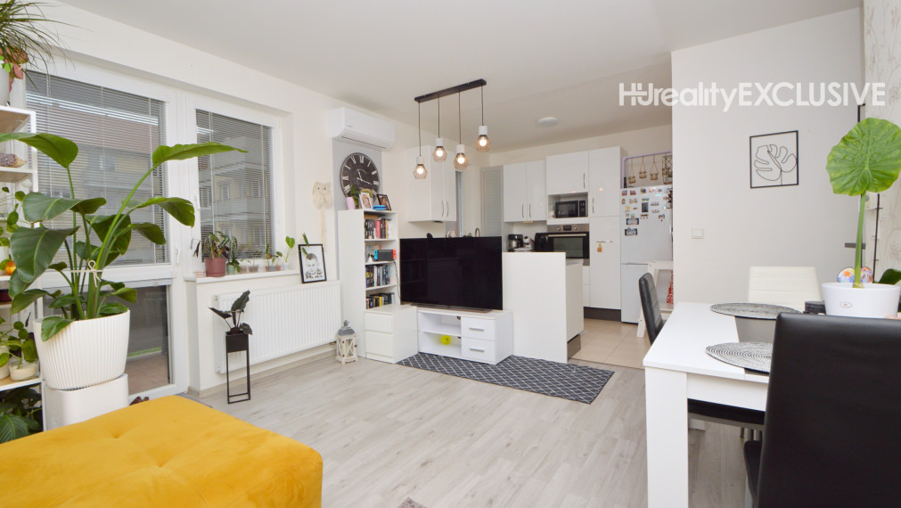 Predaj priestranný 3i byt s 5 m2 balkónom, Rajka