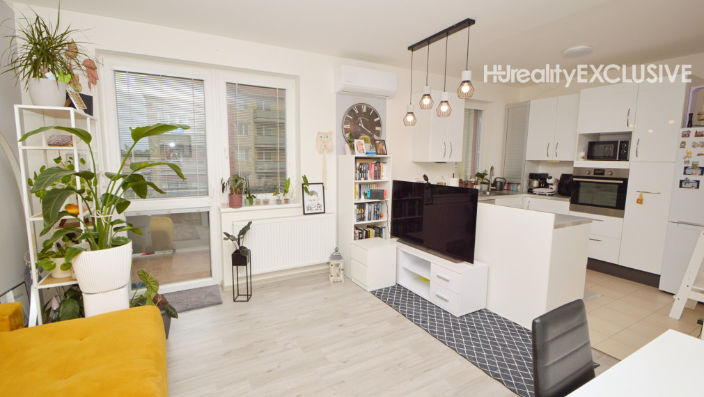 Predaj priestranný 3i byt s 5 m2 balkónom, Rajka