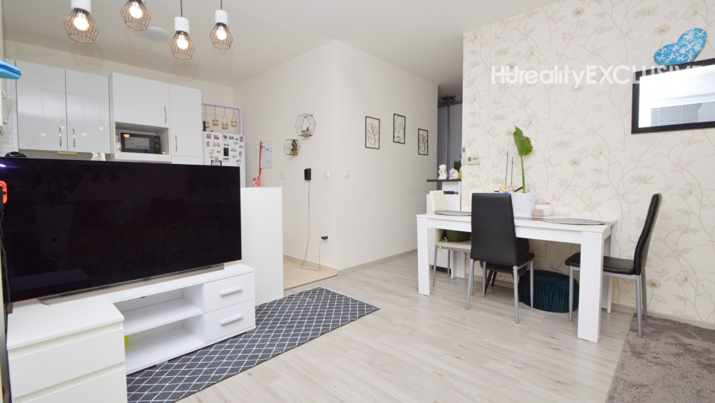 Predaj priestranný 3i byt s 5 m2 balkónom, Rajka