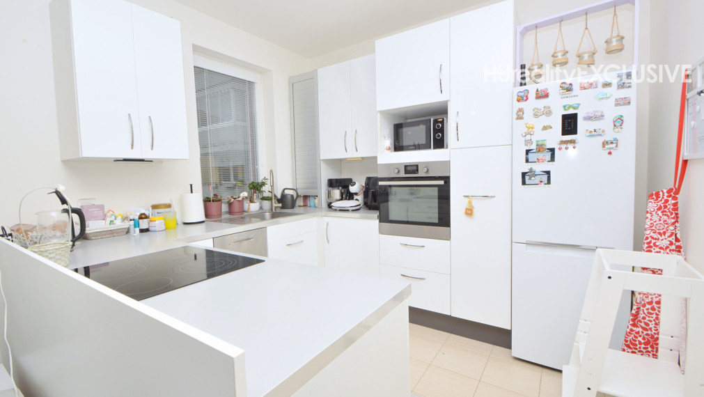 Predaj priestranný 3i byt s 5 m2 balkónom, Rajka