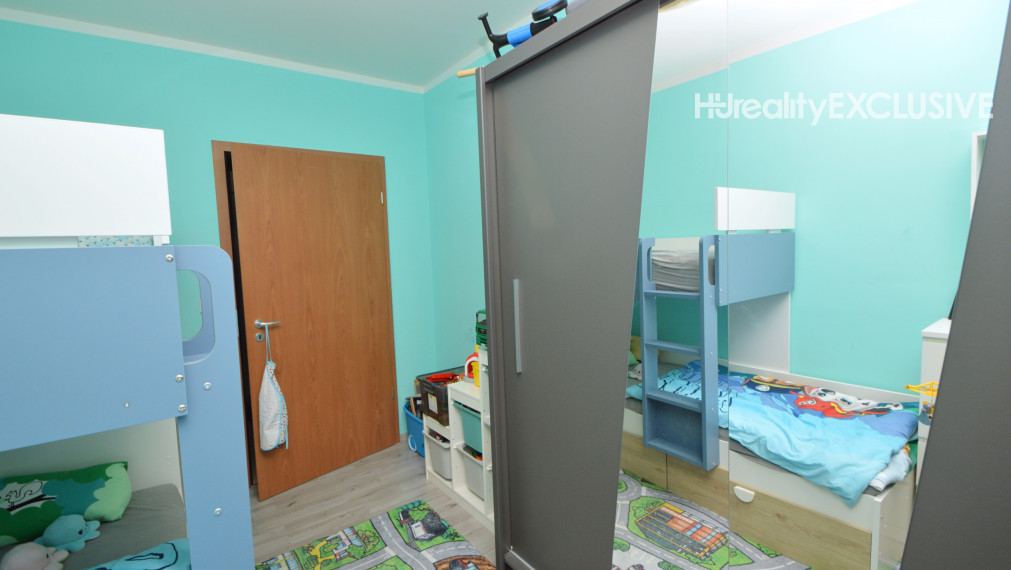 Predaj priestranný 3i byt s 5 m2 balkónom, Rajka