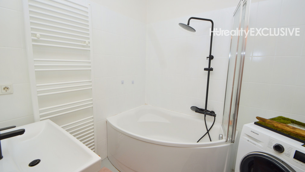 Predaj priestranný 3i byt s 5 m2 balkónom, Rajka