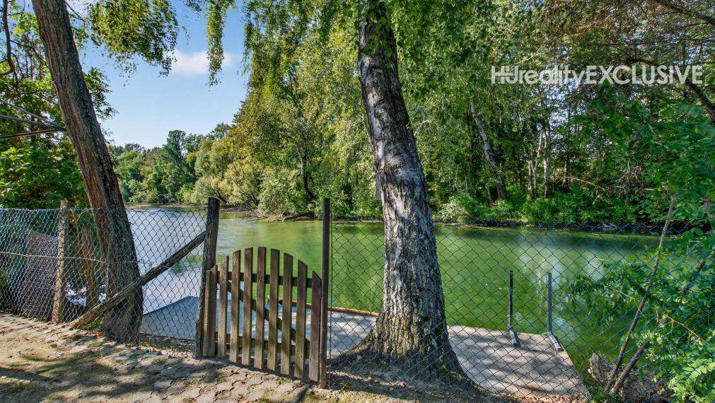 EXKLUZÍVNE NA PREDAJ DOM PRI DUNAJI– PRIAMY PRÍSTUP K VODE, DVA APARTMÁNY, VÝNIMOČNÁ POLOHA