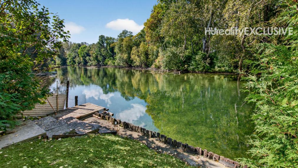 EXKLUZÍVNE NA PREDAJ DOM PRI DUNAJI– PRIAMY PRÍSTUP K VODE, DVA APARTMÁNY, VÝNIMOČNÁ POLOHA