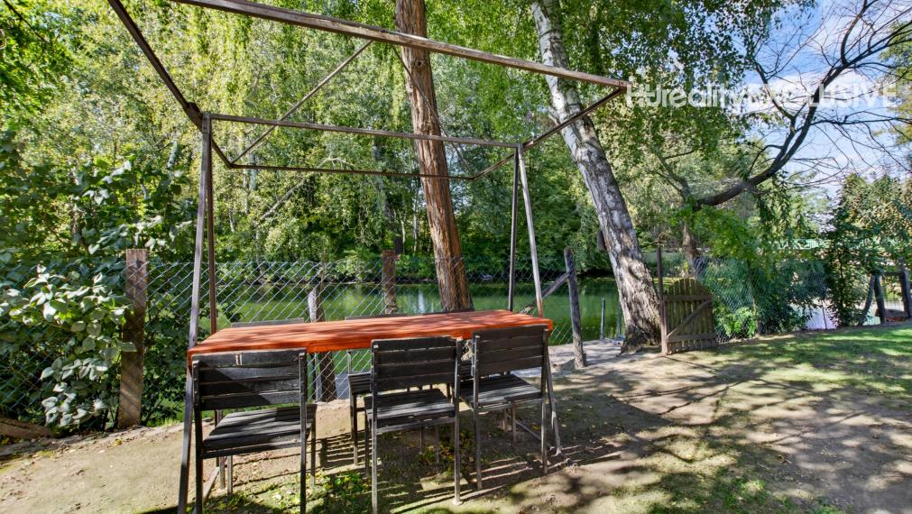 EXKLUZÍVNE NA PREDAJ DOM PRI DUNAJI– PRIAMY PRÍSTUP K VODE, DVA APARTMÁNY, VÝNIMOČNÁ POLOHA