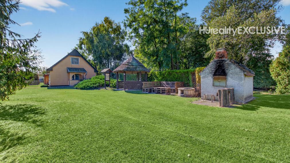 EXKLUZÍVNE NA PREDAJ DOM PRI DUNAJI– PRIAMY PRÍSTUP K VODE, DVA APARTMÁNY, VÝNIMOČNÁ POLOHA