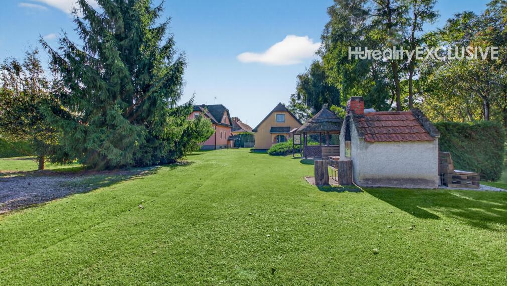 EXKLUZÍVNE NA PREDAJ DOM PRI DUNAJI– PRIAMY PRÍSTUP K VODE, DVA APARTMÁNY, VÝNIMOČNÁ POLOHA