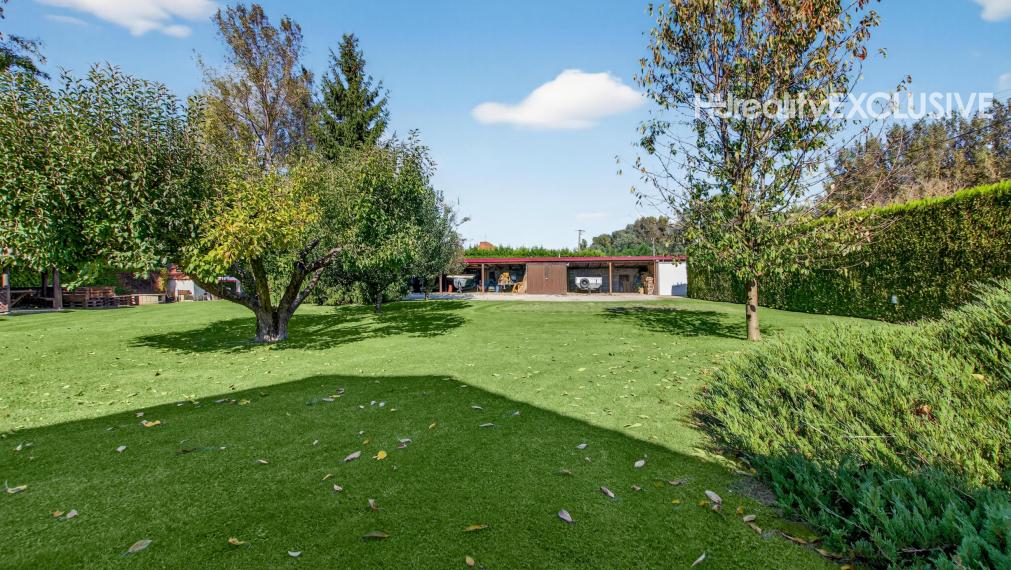 EXKLUZÍVNE NA PREDAJ DOM PRI DUNAJI– PRIAMY PRÍSTUP K VODE, DVA APARTMÁNY, VÝNIMOČNÁ POLOHA