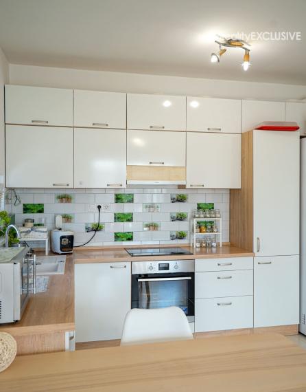 Predaj 3i byt s balkónom v uzatvorenom areáli, Viladomy, Rajka