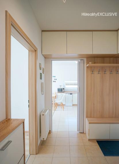 Predaj 3i byt s balkónom v uzatvorenom areáli, Viladomy, Rajka