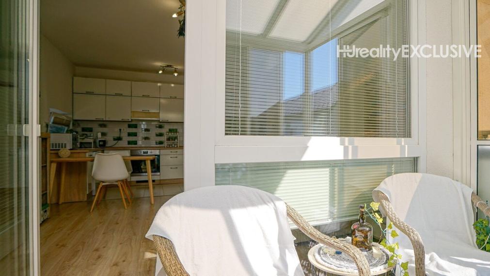 Predaj 3i byt s balkónom v uzatvorenom areáli, Viladomy, Rajka