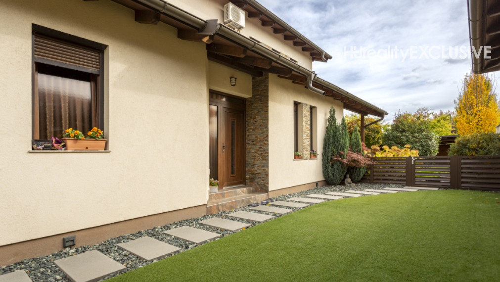 Energeticky úsporný 5i dom so záhradou a garážou, Mosonmagyaróvár