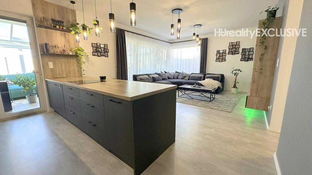 Predaj priestranný 4i RD, garáž, zimná záhrada, pozemok 513 m2, Mosonmagyaróvár