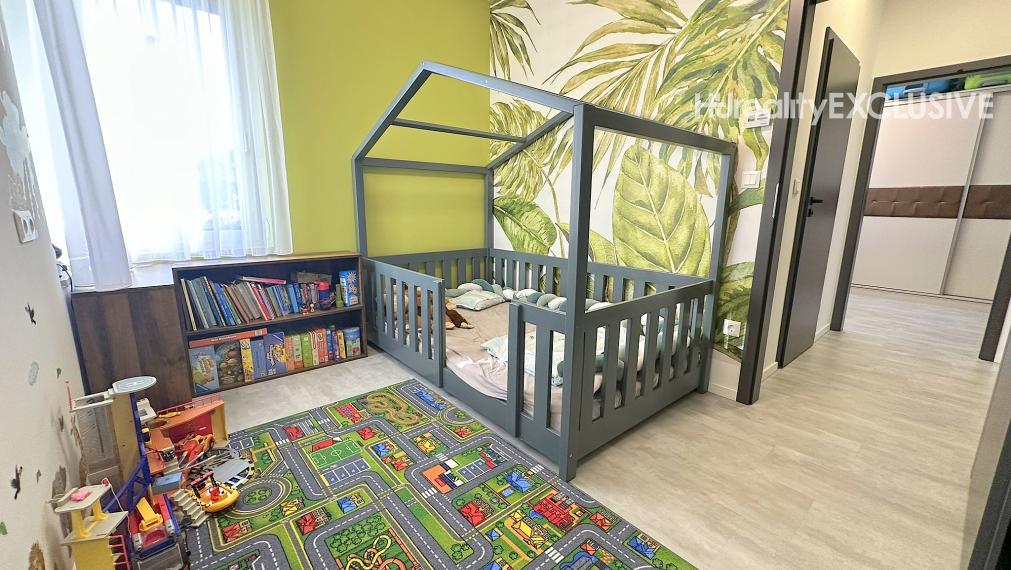 Predaj priestranný 4i RD, garáž, zimná záhrada, pozemok 513 m2, Mosonmagyaróvár