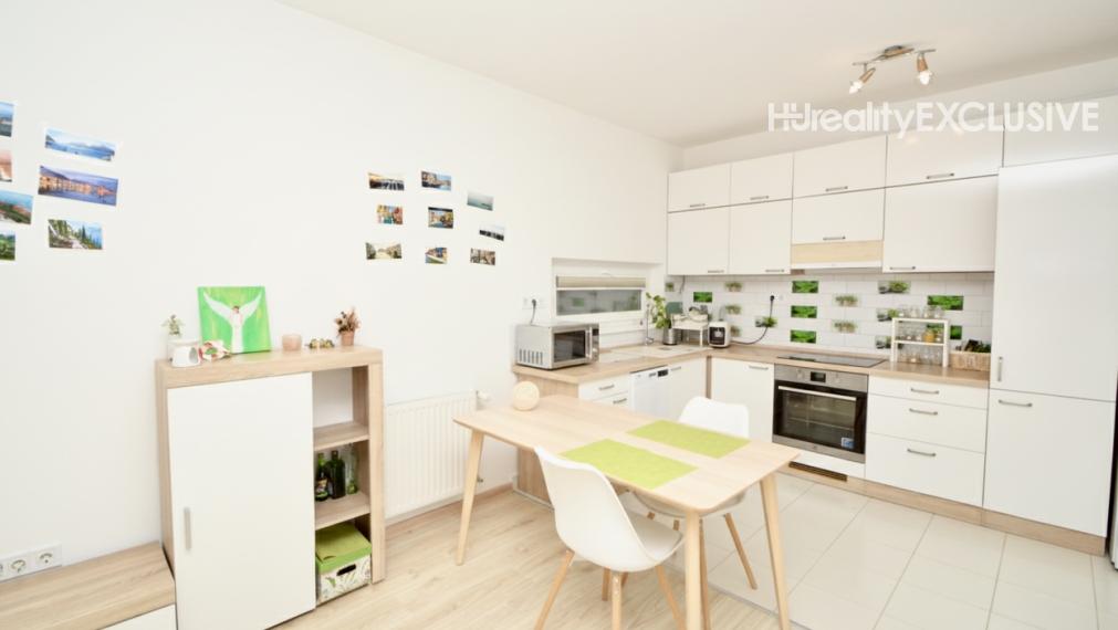 Predaj 3i byt s balkónom v uzatvorenom areáli, Viladomy, Rajka