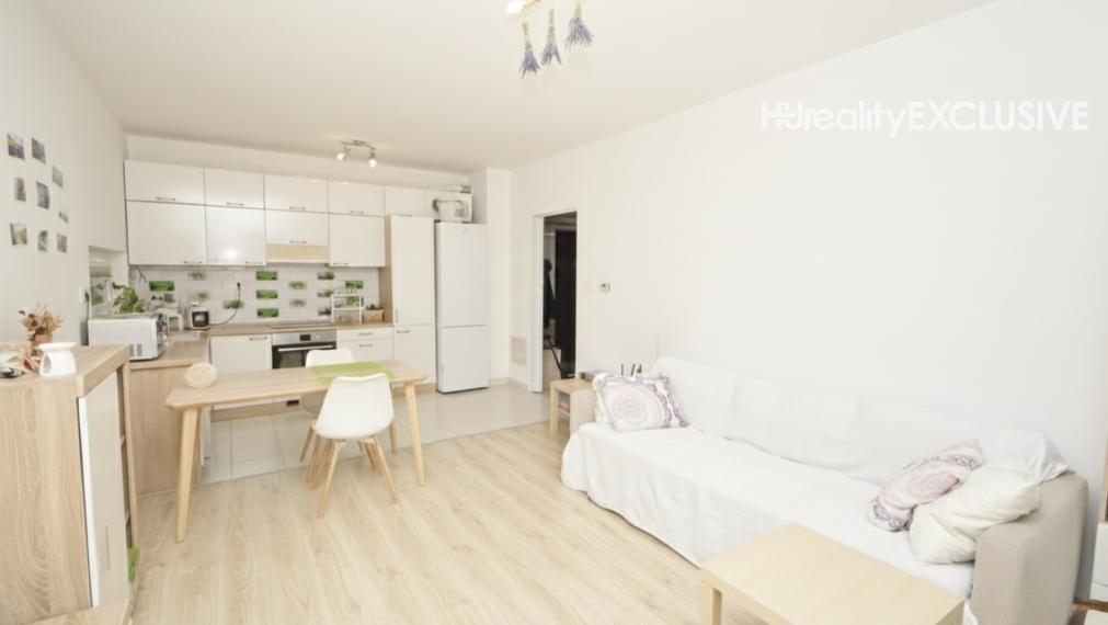 Predaj 3i byt s balkónom v uzatvorenom areáli, Viladomy, Rajka