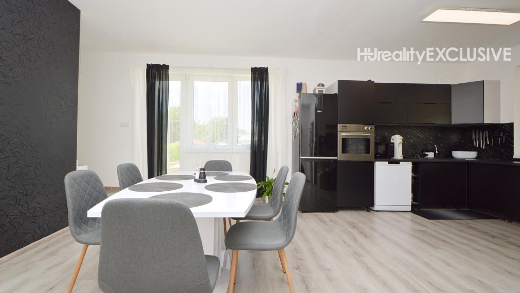 Predaj priestranný 5i rodinný dom s 1483 m2 pozemkom, pivnica, garáž, Dunakiliti